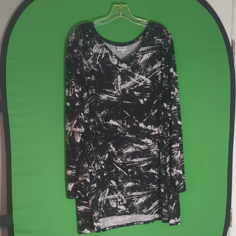 LuLaRoe Black and White Abstract Top